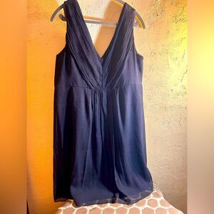 J Crew Elegant Navy Blue Dress Flowy vneck w pleat detail classic wedding party